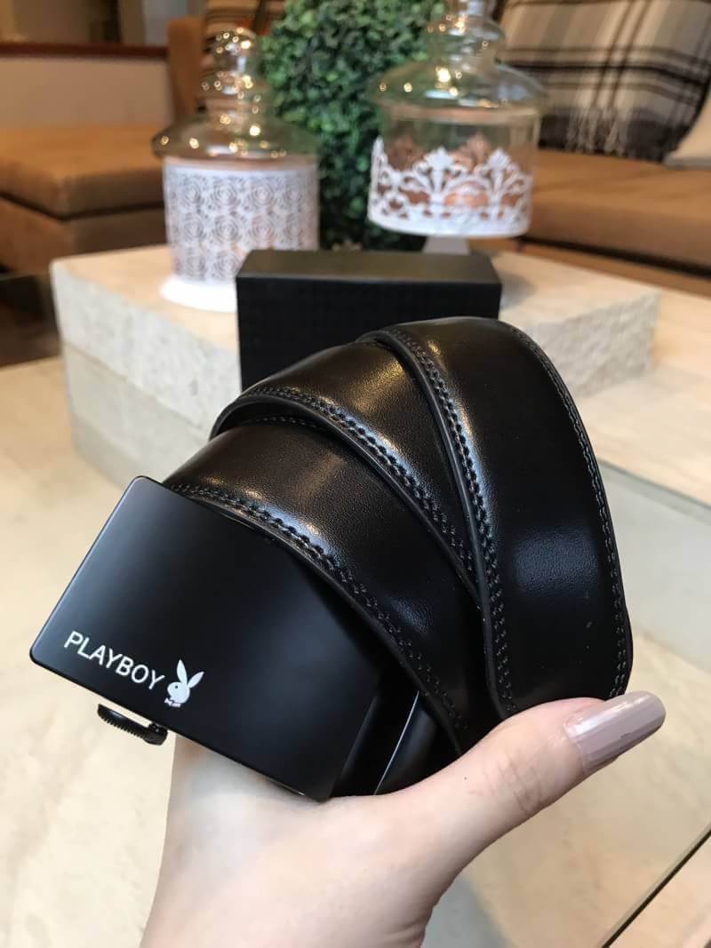 ไอเท็มแนะนำห้ามพลาด! PLAYBOY MEN LEATHER BELT (Free Size) เข็มขัดหนังสีดำรุ่นขายดีจาก Playboy หัวเข็มขัดโลหะดำเรียบปั้มโลโก้คุณภาพดีตามแบบฉบับของแบรนด์ ดีไซน์คลาสสิคเข้าได้กับทุกชุดสามารถปรับเลื่อนฟรีไซน์ได้หลายระดับ ตัดสายเองได้ มาพร้อมกล่องแบรนด์ค่ะ ไอเ