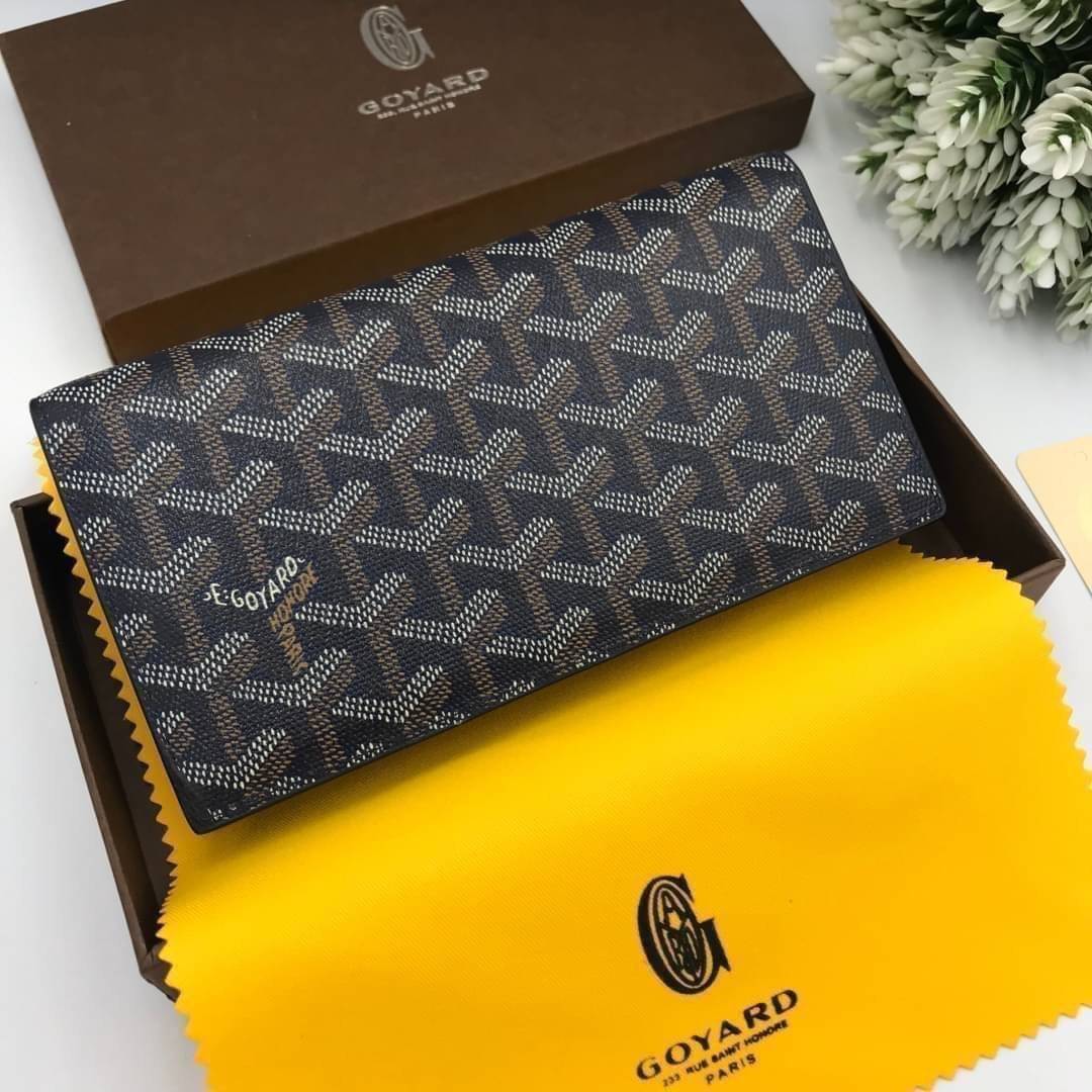VIP 】หนังแท้ GOYARD LONG WALLET กระเป๋าสตางค์ใบยาว รุ่นตามหา มาเท่าไหร่ไม่เคยพอเลยค่า เป็นรุ่นคลาสสิกที่หยิบมาใช้งานได้บ่อยที่สุด งานหนังแท้ทั้งใบสวยมากนะคะ ใช้ทนทานได้นานเลยค่ะ ภาพสินค้าถ่ายจากงานขายจริง พร้อมส่งที่ไทยราคาสุดคุ้มห้ามพลาดค่ะ!