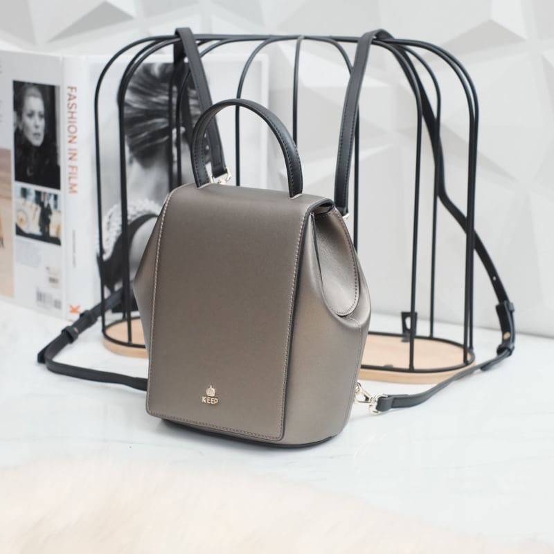 ทรงน่ารักมาก กระเป๋าเป้สะพายข้างได้ สี Glitter ✨ Limited รับ (summer) **KEEPBAG_Allma กระเป๋าเป้ใบใหม่เอาใจสาวทุกสไตล์เลยค่ะ 🌈🌈Summer นี้ ใครกำลังมองหากระเป๋าเป้ใบเล็ก เหมาะกับทุกๆวัน ใช้งานง่าย ใส่ของครบใบนี้แนะนำเลยค่า น้ำหนักเบา 