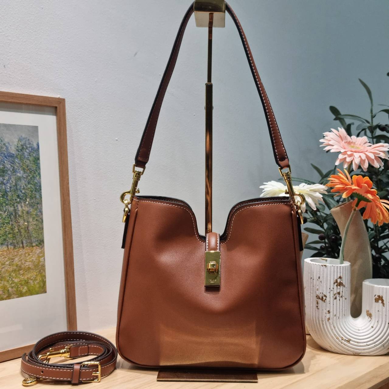 CELINE small camille soft bag มาแรงมาก! กับกระเป๋าที่ตัวแม่ใช้กันเยอะสุดๆ แม่ชมเอย อินฟลูดังๆมีใช้กันครบ ด้วยรูปทรงยอดนิยม