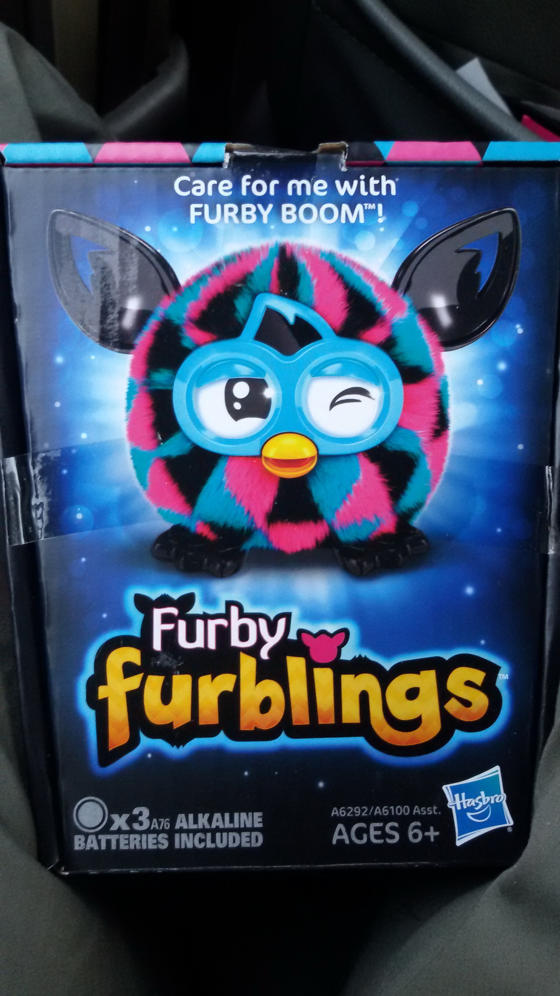 Furby Furbling Creature Triangles ของใหม่ ของแท้ 100%