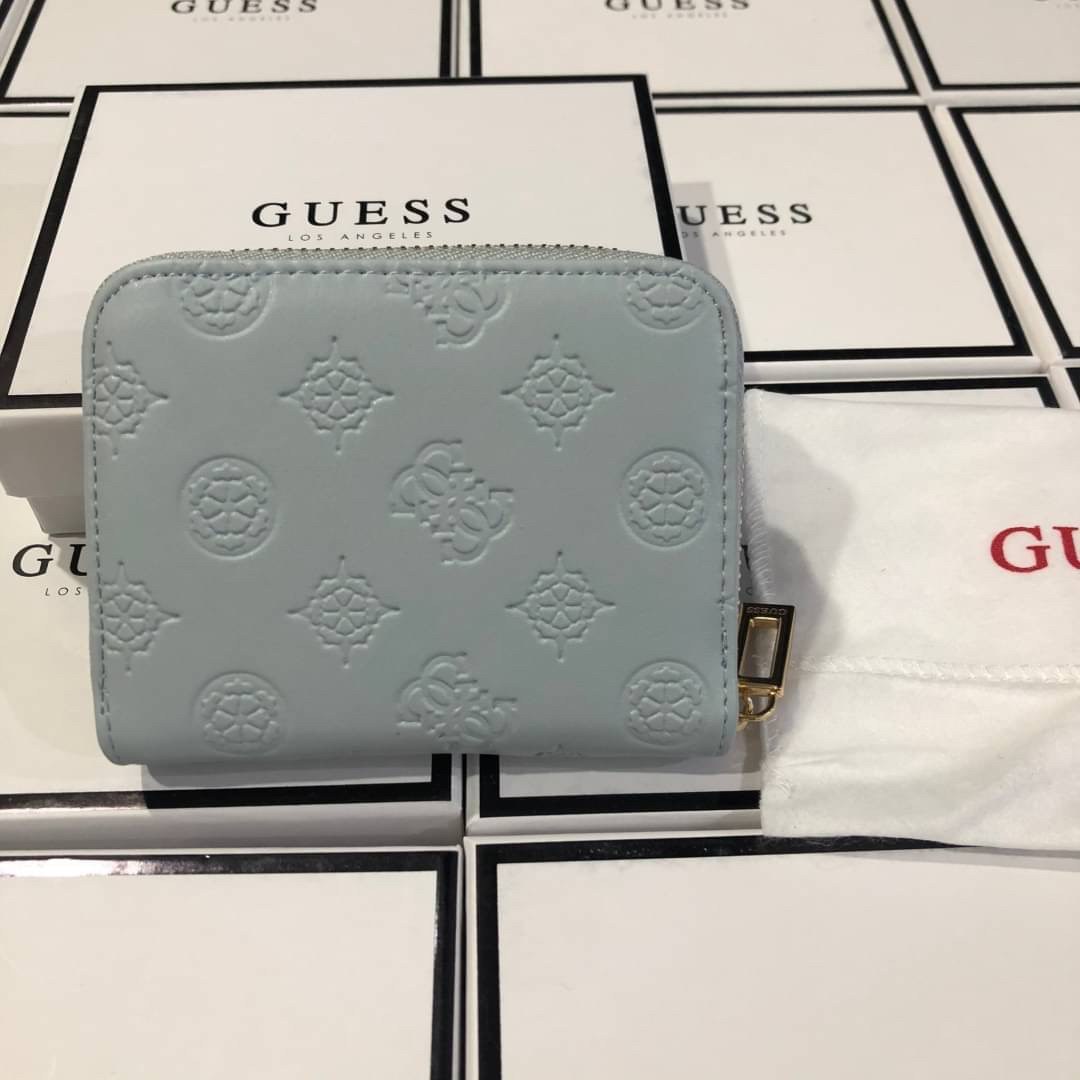 GUESS Women’s Small Wallet กระเป๋าสตางค์แบบสั้น อะไหล่ทอง หนังปั้มลายสวยหรู