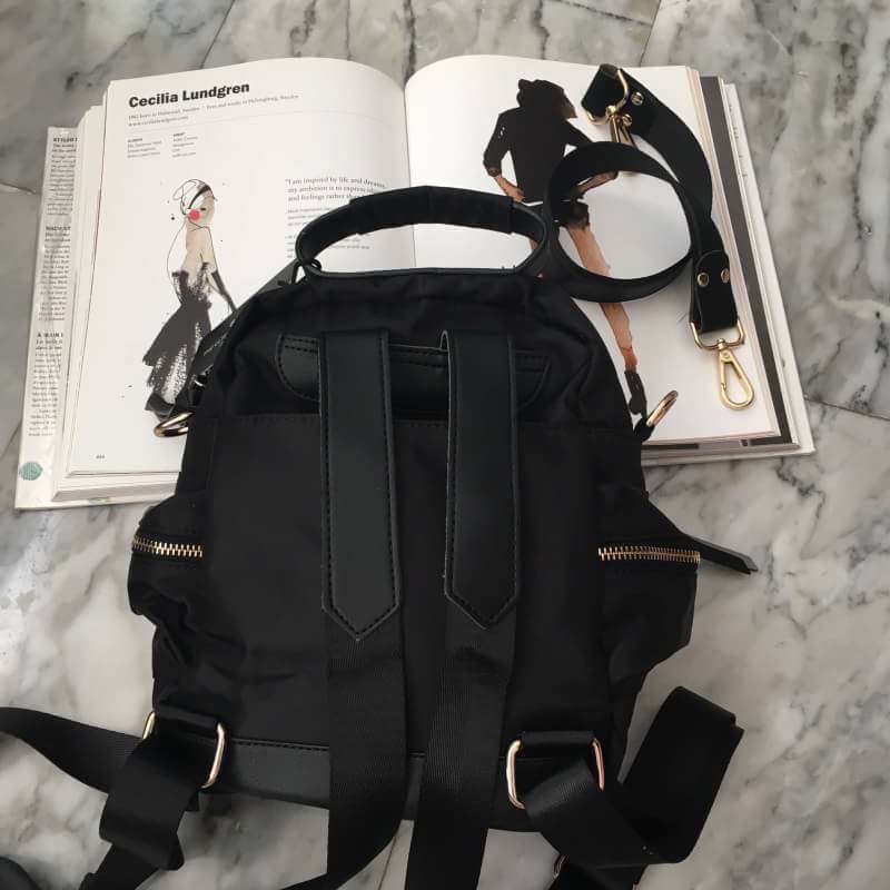 👍 กระเป๋าเป้!!! ทรงน่ารักมากๆๆๆ จากแบรนด์ KEEP รุ่น Rouget backpack ใบนี้ มีสายสั้นสำหรับสะพายไหล่ให้ด้วยคะ +พวงกุญแจ smile bag รุ่นพิเศษ