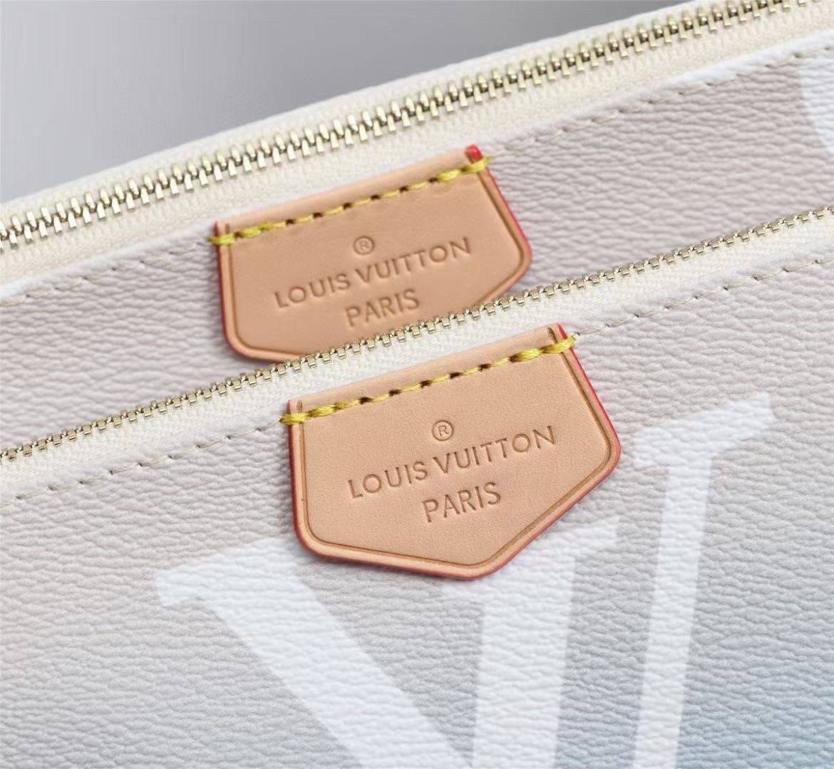 พร้อมส่งที่นี่ที่เดียว VIP gift Louis Vuitton ‘Summer By The Pool’ Multi Pochette Accessoires PINK , BLUE