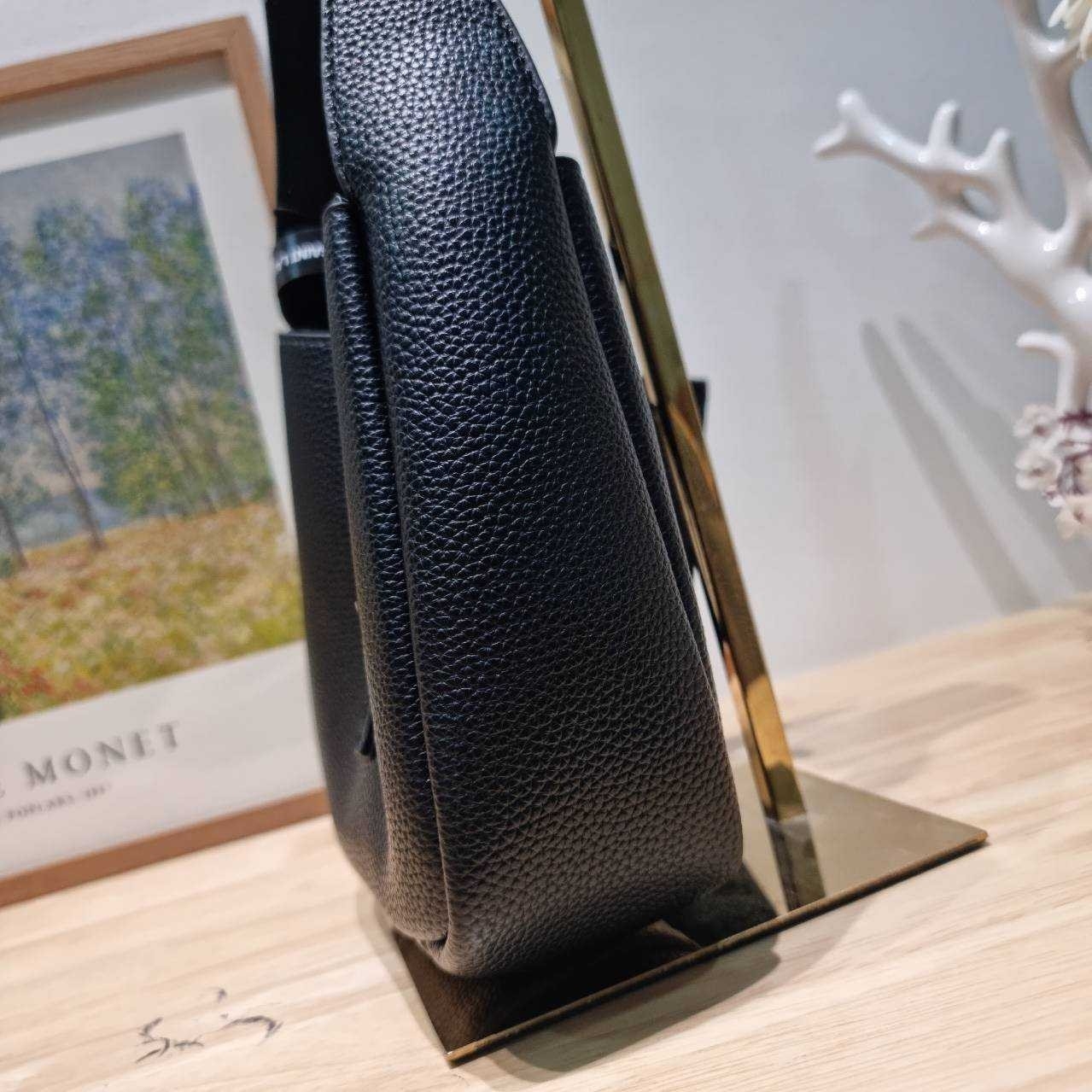 MINI YSL LE 5 À 7 SOFT BABY IN SMOOTH LEATHER กระเป๋าสะพายทรงโฮโบ ขนาดใหม่ baby สวยฟาด ดาเมจคือร้อนฉ่าสุดๆ! ดีไซน์สุดคลาสสิค ควรมีที่สุดค่า เกรดออริ 1:1 ใช้งานต่างประเทศได้