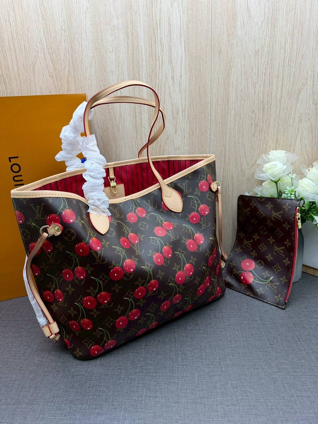 ORI หนังแท้ | LV x TM - Neverfull MM Bag Monogram cherry canvas / LV Tote Bag กระเป๋าสะพายทรงโท้ทใบใหญ่ ลายเชอรี่น่ารักสดใส