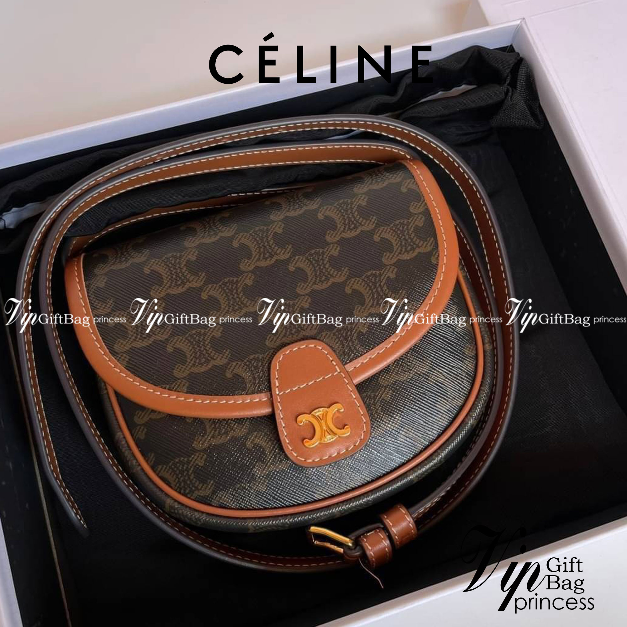 หนังแท้ CELINE MINI BESACE IN TRIOMPHE CANVAS AND CALFSKIN พร้อมส่งที่ไทย เกรดเทพออริจินอล รุ่นหนังดีสุดกระทบแสงขึ้นเงา พิมพ์ลายคมชัด กระเป๋าทรงครอสบอดี้ ลายโมโนแกรมวินเทจ รุ่นที่ดาราเกาหลีใช้กันเยอะมาก และเป็นอีกหนึ่งใบที่ครองใจสาวๆ ทั้งในไทยและเทศ วัสดุ