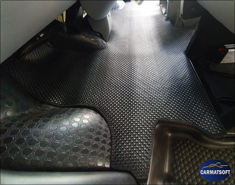 ยางปูพื้นรถยนต์MG V80 พรมลายกระดุมเม็ดเล็กpvc สีดำ เข้ารูป
