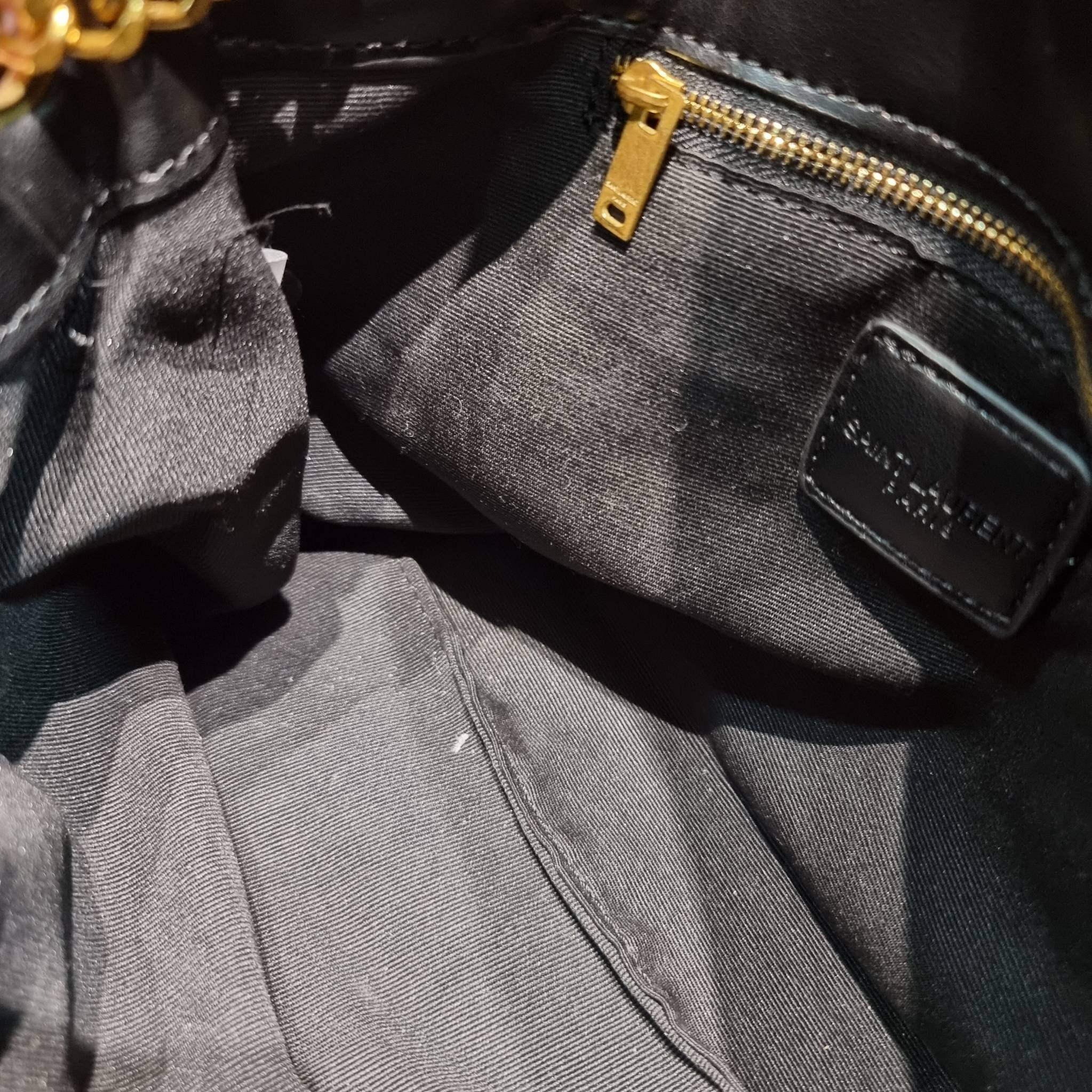 YSL PUFFER SMALL CHAIN BAG IN QUILTED / Yves Saint laurent puffer small chain bag in quilted กระเป๋าสะพายรุ่นยอดนิยม ทรงสวย ใช้ได้บ่อยไม่มีเบื่อ วัสดุหนังสัมผัสนิ่มมือ ดีไซน์เรียบหรู