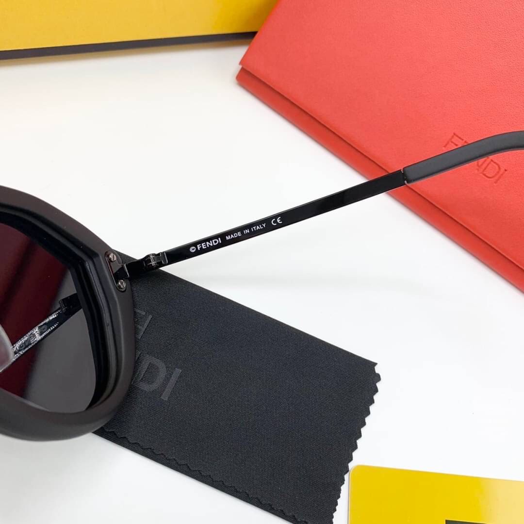 FENDI SUNGLASSES แว่นตาเฟนดิ เกรดออริจินอล 1:1 งานสวยสุด คุณภาพดี Hi-quality กันแดดเต็มประสิทธิภาพ UV400 ภาพถ่ายจากสินค้าจริง มาพร้อมกล่อง Full set box พร้อมส่งที่ไทย ใช้งานต่างประเทศได้