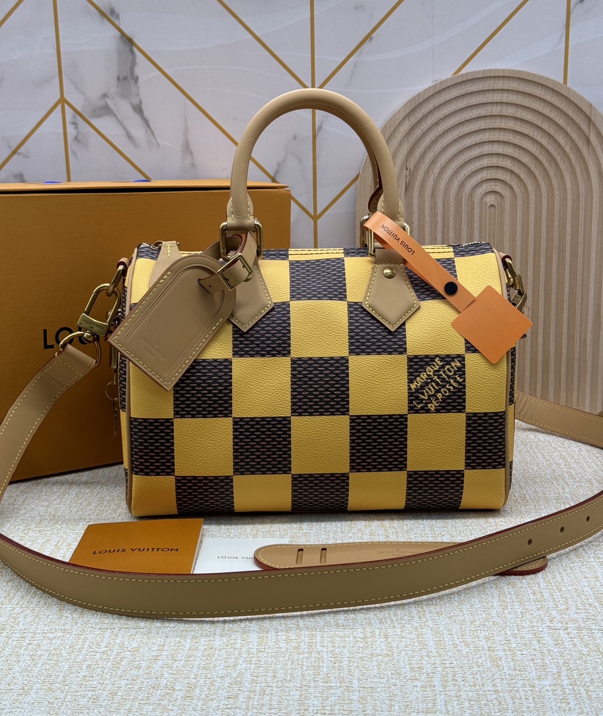 TOP ORI สลับแท้ 1:1 ผ่านทุก ตม LV Speedy 25 Bandoulière Damier Pop กระเป๋าสะพายสปีดี้สีใหม่ Jaune Mat ราพุ่งไปแล้ว หลังจากตะลิชถือ