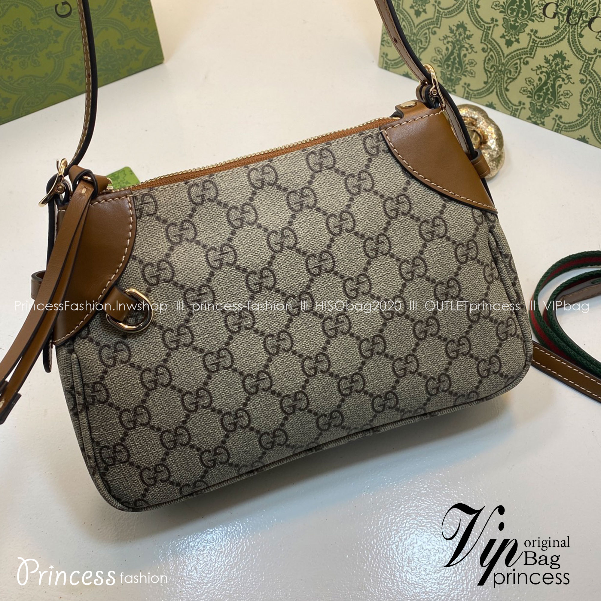GUCCI Vintage Shoulder Monogram Canvas Bag / Gucci pochette bag กระเป๋าสะพายไหล่งานแบรนด์หรู หนังแคนวาสอย่างดี เกรดออริ 1:1 สลับแท้ งานสวยตามรูป ใช้งานต่างประเทศได้