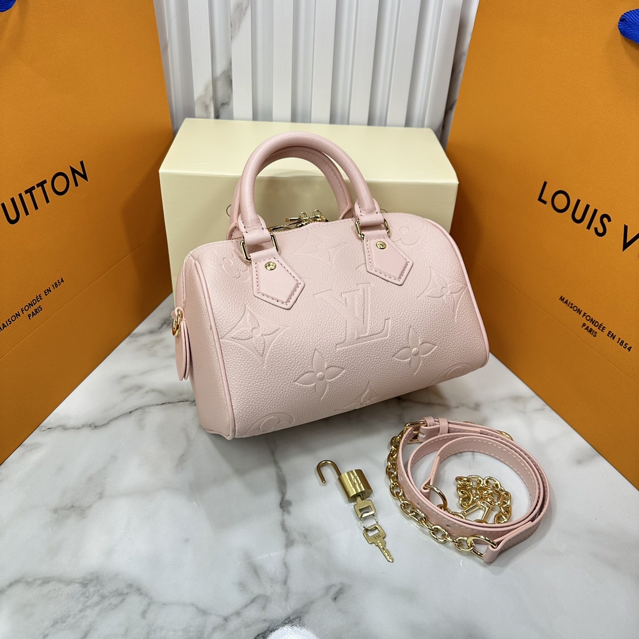 LV Speedy Bandoulière 20 Bag Monogram Empreinte Leather กระเป๋าสะพายทรงสปีดี้คลาสสิค สวยหรู กระเป๋าทรงหมอน รุ่นท็อปฮิต มีกุญแจล็อค
