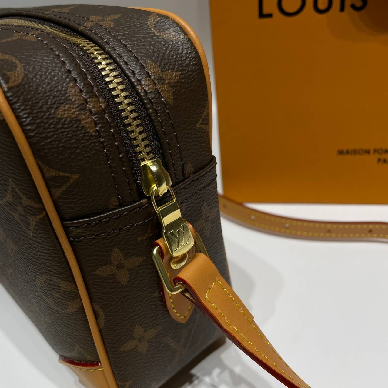 LV Trocadero 27 Monogram Vintage Crossbody Bag / LV Messenger Bag กระเป๋าสะพายทรงแมสเซ็นเจอร์วินเทจ เกรดออริ ท็อป สลับแท้ 1:1 เกรดดีสุด หนังแท้ ผ่านทุก ตม.