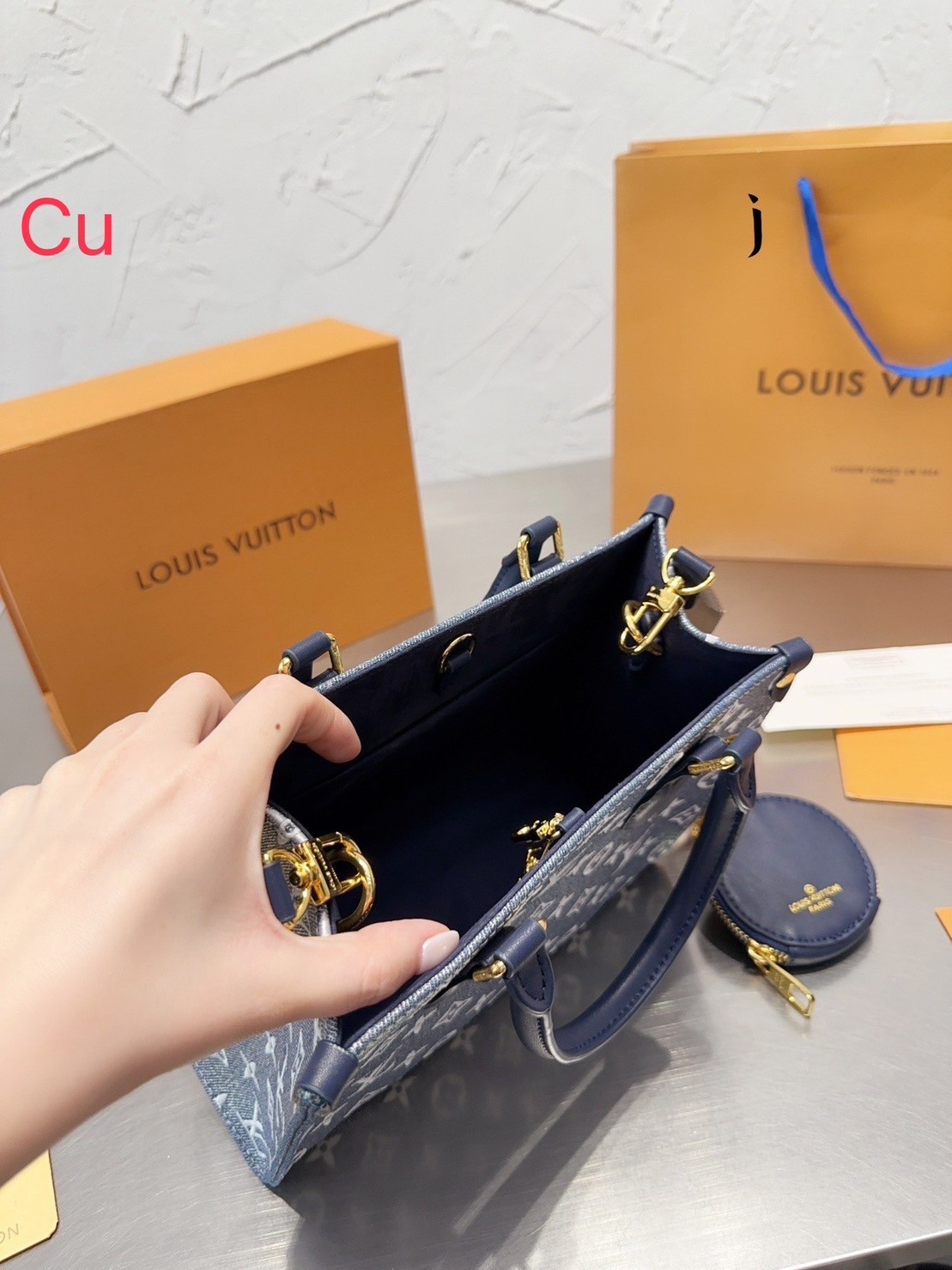 LV OnTheGo Denim / LV Tote Denim Bag กระเป๋าทรงโท้ทงานผ้าเดนิมสังเคราะห์ปักลายโมโนแกรม คูลสุด ใครเห็นต้องเป็นคลั่งรัก