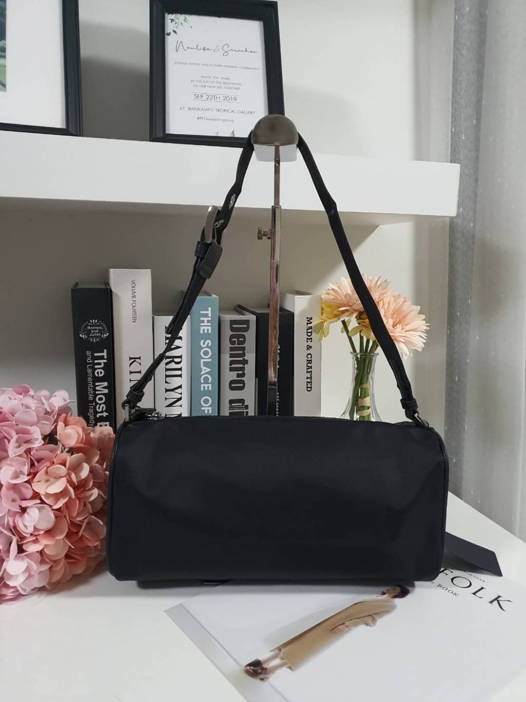 Prada Handbag New Collection วัสดุทำจากผ้า Nylon กันน้ำได้คะ