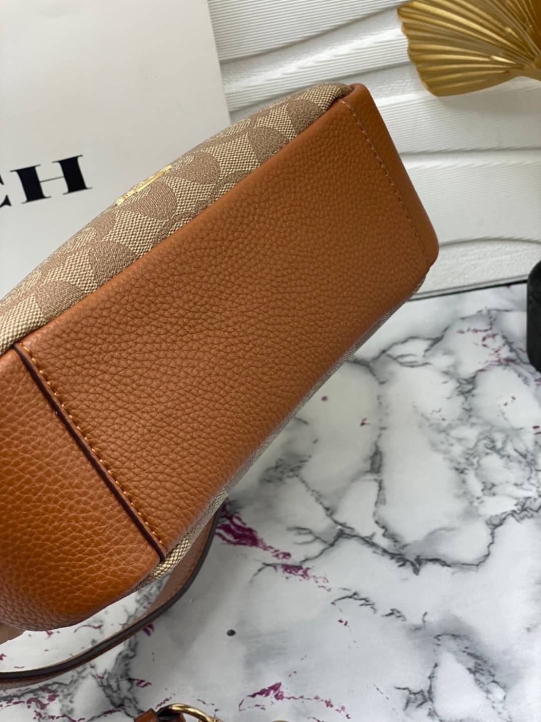 COACH Pennie Shoulder Bag In Signature Canvas พร้อมส่งที่ไทย