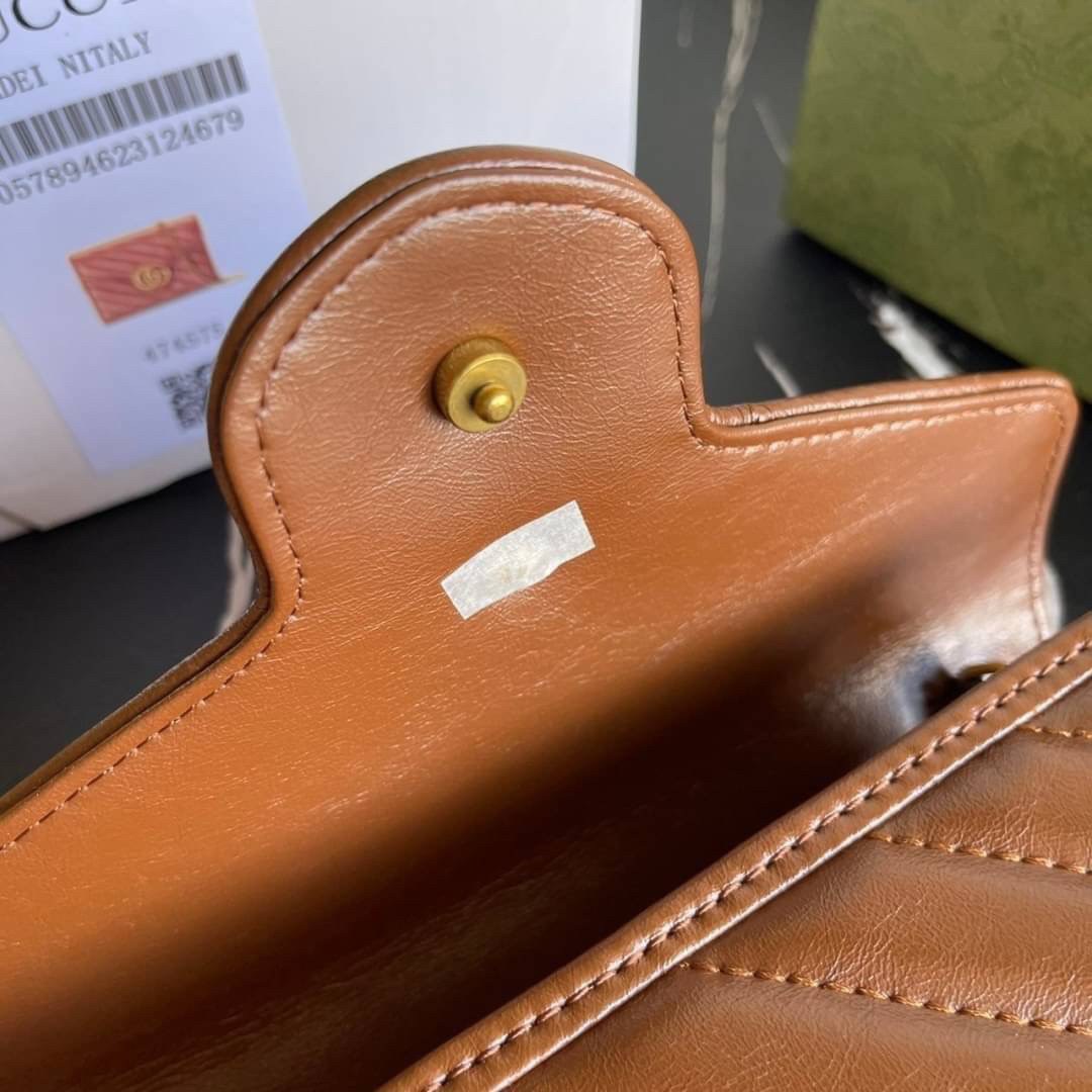 หนังแท้ GG Marmont matelassé mini bag พร้อมส่งที่ไทย GUCCI Wallet on Chain ภาพสินค้าถ่ายจากงานขายจริง รุ่นนี้หนังสวยมากค่ะ ละมุนที่สุด ใส่บัตร ใส่แบงค์ได้ รับรองว่าจะเป็นกระเป๋าที่จะหยิบใช้งานได้บ่อยๆ รับประกันความสวยปังค่าาา