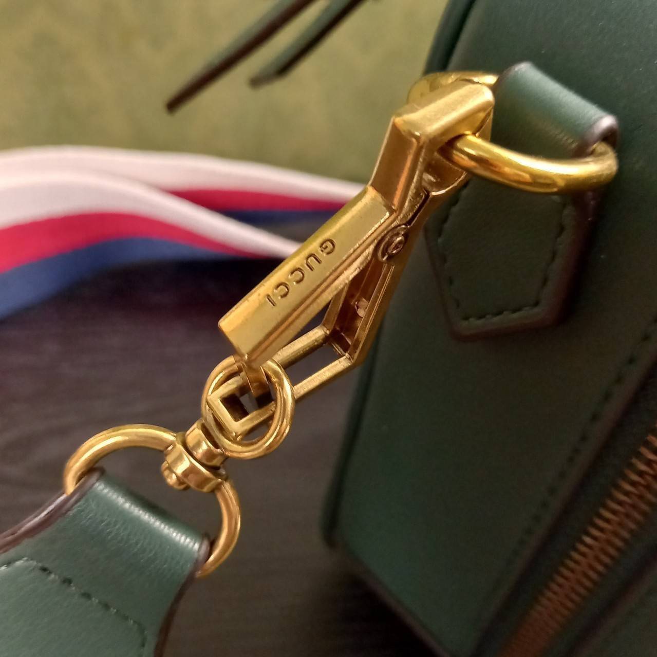 VIP GUCCI GG MARMONT TOP HANDLE SHOULDER BAG / BOLSA GG MATELASSE กระเป๋าถือ กระเป๋าสะพาย คอลเลคชั่นสุดหรู มาพร้อมสายสปอร์ตสะพายยาว สามารถปรับระดับได้ ถอดได้ เป็นอีกรุ่นที่โดดเด่นมากๆ การใช้งานคล้องตัวสุดๆ โดดเด่นด้วยโลโก้ GG ขนาดใหญ่เป็นเอกลักษณ์