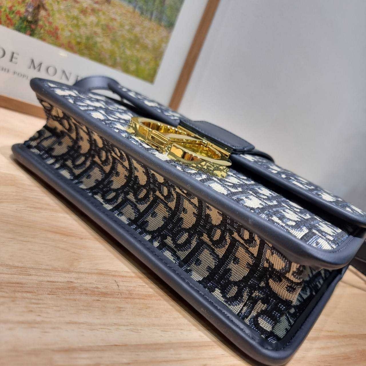 CD 30 MONTAIGNE BAG กระเป๋าสะพายข้างสุดฮอต ที่สาวๆต้องไม่พลาด ทรงสวยมีกิมมิคในตัว ดูแพง เกรดออริ 1:1 ใช้งานต่างประเทศได้