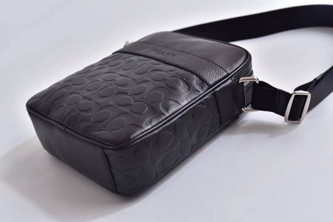 COACH Charles Flight Bag In Smooth Leather F71819 Men Black Beg Sling Cross body