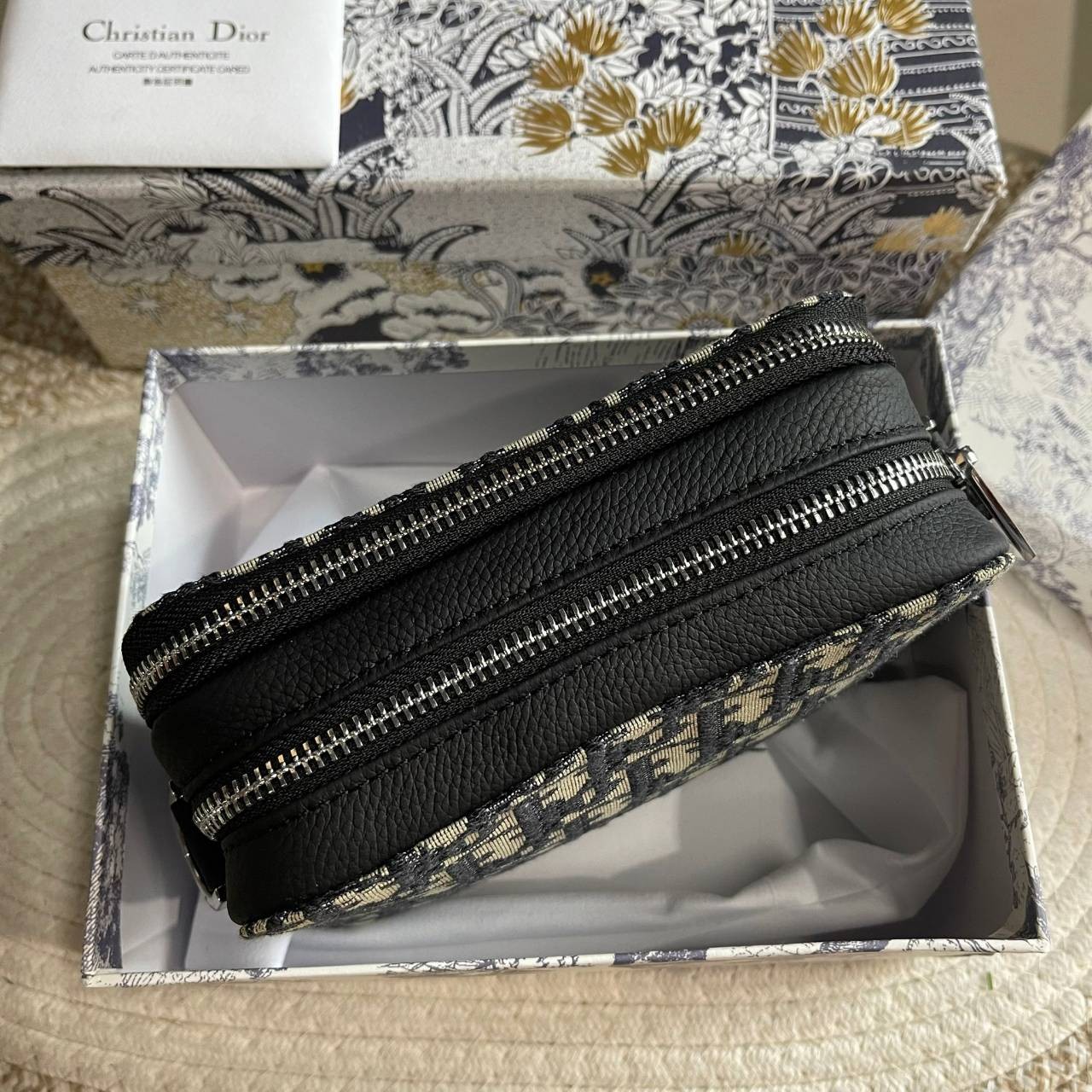 ORI 🥂 หนังแท้ DIOR POUCH WITH SHOULDER STRAP Oblique Jacquard พร้อมส่งที่ไทย งานหนังแท้และผ้าแจ็คการ์ดออริจินอล ภาพสินค้าถ่ายจากงานขายจริง ใช้งานต่างประเทศได้