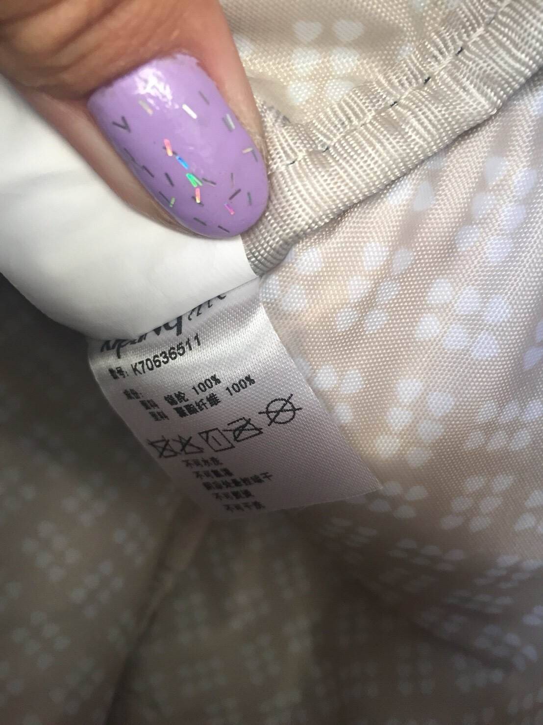 กระเป๋าเป้ Blakeney ไซส์ S จาก KIPLING ที่ออกแบบมาสำหรับผู้หญิง มาพร้อมดีไซน์เบาะรองรับหลัง ซึ่งเหมาะสำหรับ active lifestyle สามารถเก็บของได้อย่างจุใจแต่มีน้ำหนักเบา รวมถึงมีคุณสมบัติกันน้ำช่วยป้องกันให้ของในกระเป๋าปลอดภัยไร้กังวล