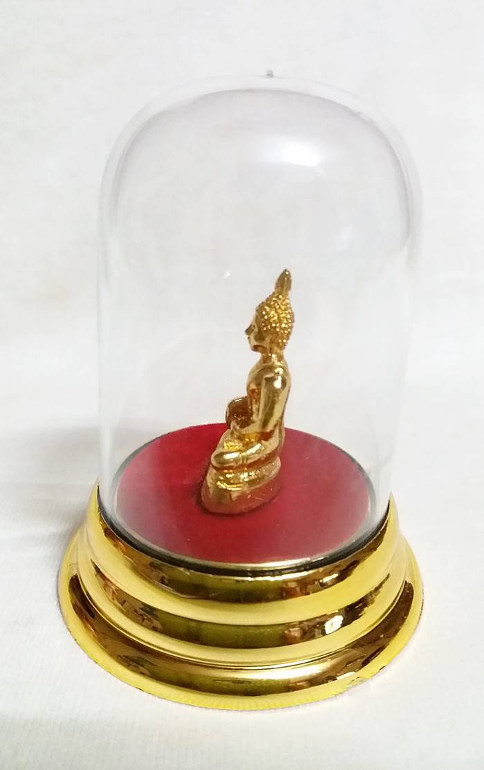 สินค้าหมดค่ะ องค์หลวงพ่อทันใจเนื้อทองครอบแก้วใบคาถาค่ะ