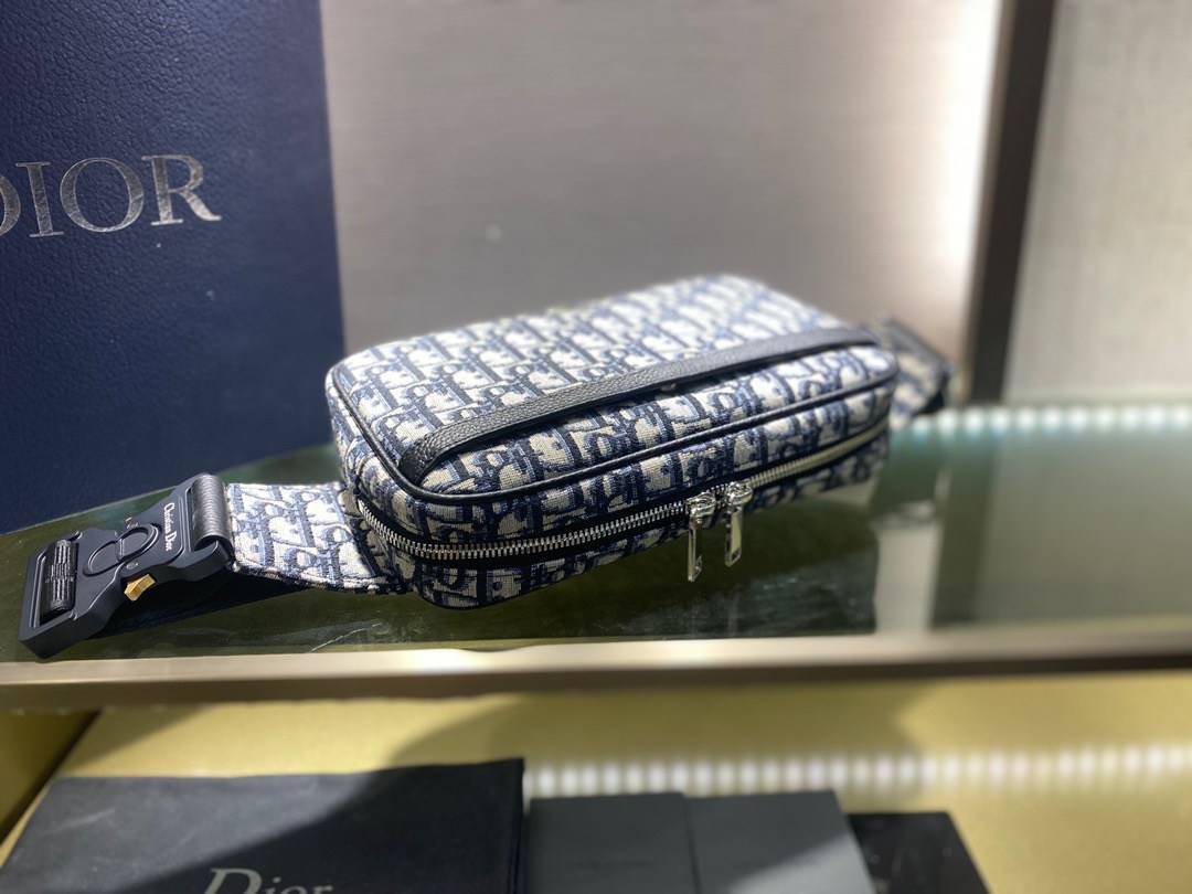 หนังแท้ DIOR BEIGN AND OBLIQUE JACQUARD WAIST BAG / DIOR Belt Bag พร้อมส่งที่ไทย งานหนังแท้และผ้าแจ็คการ์ดออริจินอล ภาพสินค้าถ่ายจากงานขายจริง ใช้งานต่างประเทศได้