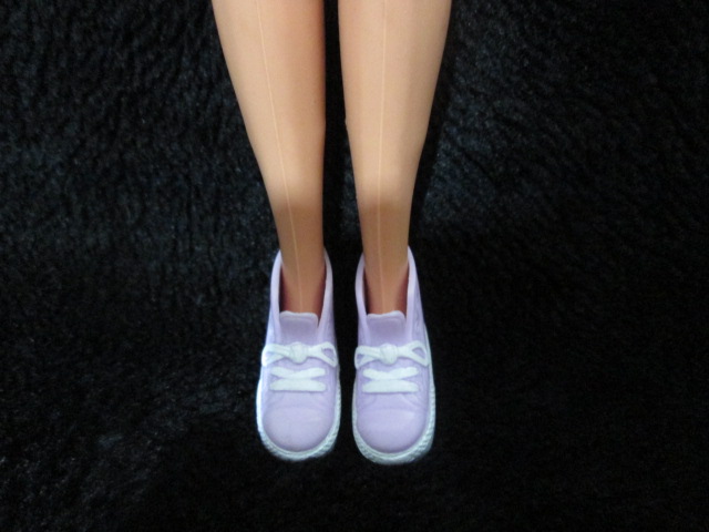 Barbie_Parisian Barbie walking in the Garden ตุ๊กตาบาร์บี้แท้มือสองสภาพดี