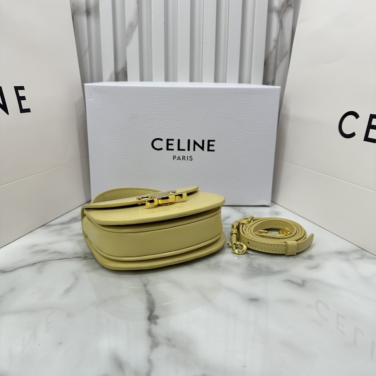 ORI หนังแท้ | CELINE MINI BESACE CLEA IN SHINY and leather กระเป๋าสะพายพร้อมหูจับ ไซส์มินิ แต่งโลโก้สีทองหรูหรา สวยโดดเด่น สามารถถือ สะพายไหล่ และสะพายข้างได้