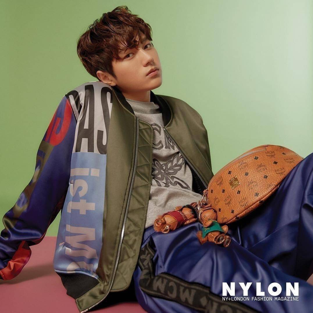 M.C.M STARK BELT BAG IN VISETOS รุ่นยอดฮิต!! หนุ่มๆสาวๆใช้ได้ไม่มีเบื่อ!! 🎉⭐️⚡️🛎 กระเป๋าคาดอกรุ่นขายดี ลายวิเซโต้เอกลักษณ์ ทั้งสปอร์ตและดูหรูในตัว ใช้งานง่าย ได้ทุกลุค วัสดุหนังแคนวาสคุณภาพดี มีช่องซิปหลัก และซิปรอง ภายในเป็นช่องโล่