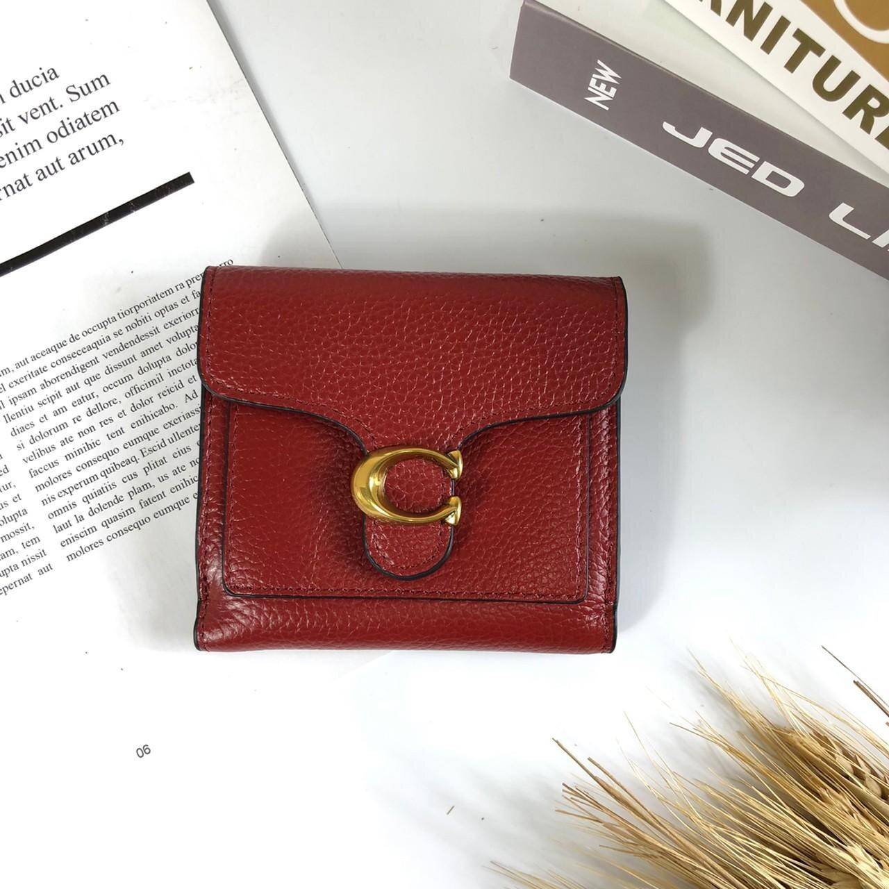 กระเป๋าสตางค์ใบสั้น COACH สามารถใช้งานได้ทั้งด้านหน้าและด้านหลัง