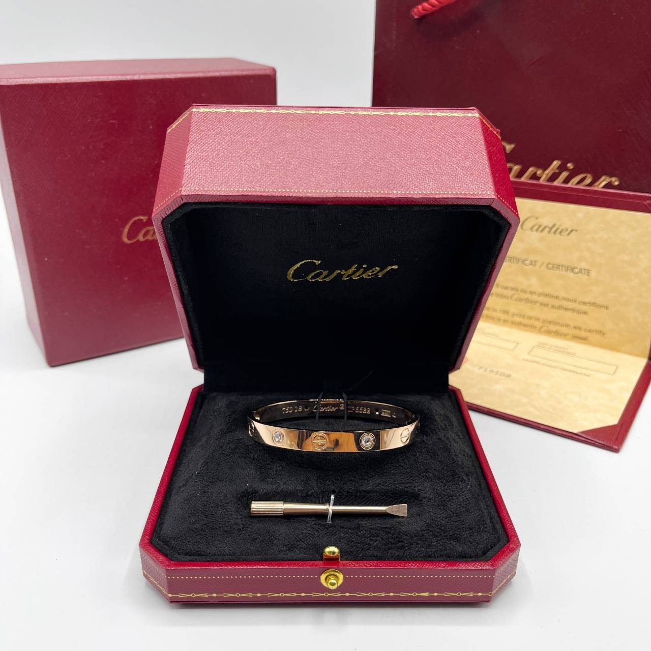 Cartier Love Bracelet, 4 diamonds กำไลข้อมือ Size 18 งานดีสุดเกรดออริจินิล วัสดุคุณภาพดี ไม่ลอกไม่ดำ กล่องใหญ่ตามแบบ งานปั้มครบตามรูปเลยค่ะ