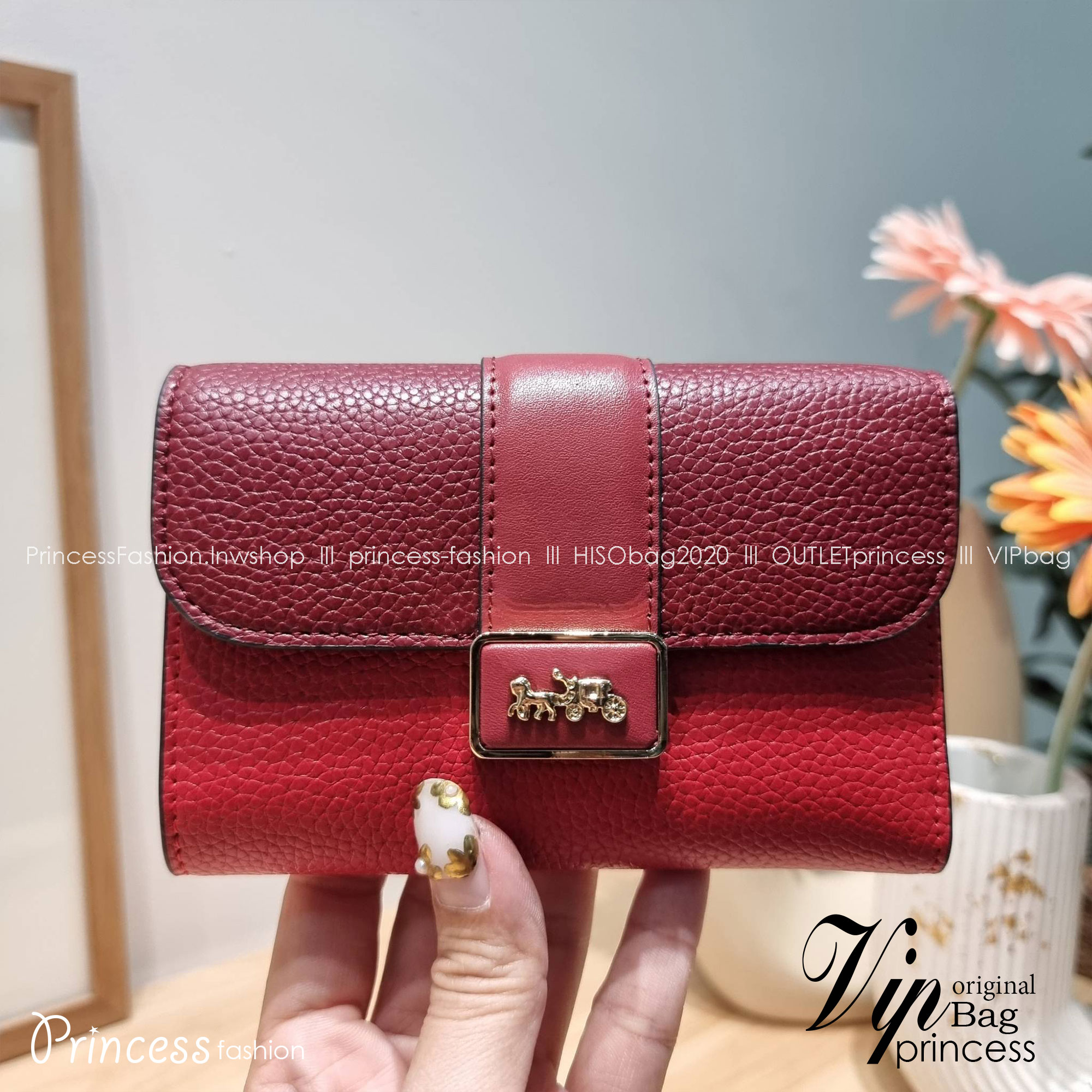 COACH MEDIUM GRACE WALLET IN SIGNATURE CANVAS CC061 CC060 CC059 พร้อมส่ง 5 สี กระเป๋าสตางค์ใบกลาง ดีไซน์หรู โดดเด่นด้วยโลโก้สไตล์วินเทจ คลาสสิค โทนสีใช้งานง่าย