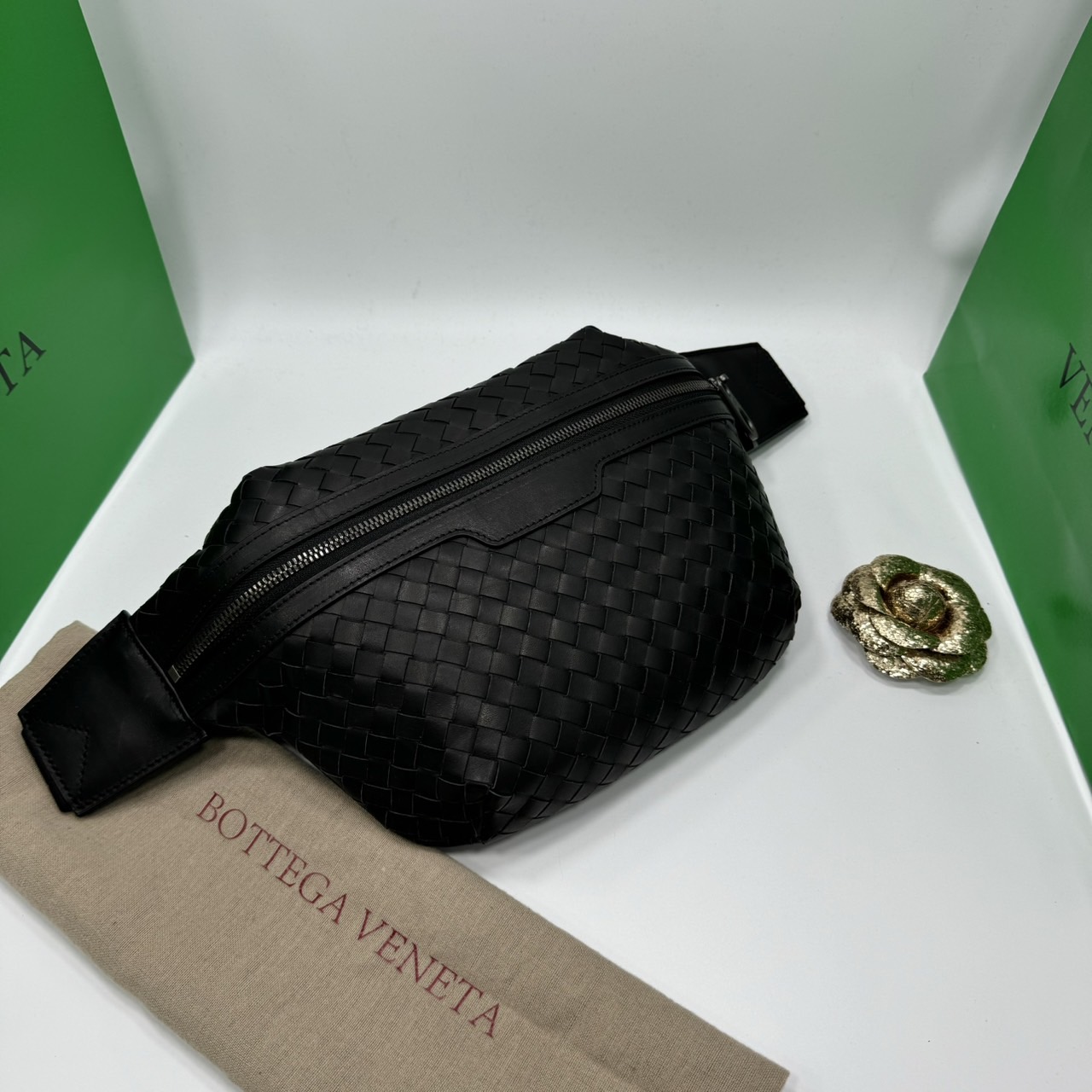 BOTTEGA Belt Bag กระเป๋าคาอก ดีไซส์สานเป็นเอกลักษณ์ everyday look เอาใจหนุ่มๆ สวยเท่คลาสสิก เกรดออริ 1:1