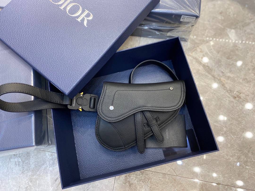 หนังแท้ DIOR SADDLE BELT BAG GRAINED CALFSKIN BLACK พร้อมส่งที่ไทย หนังแท้ออริจินอล ภาพสินค้าถ่ายจากงานขายจริง ใช้งานต่างประเทศได้