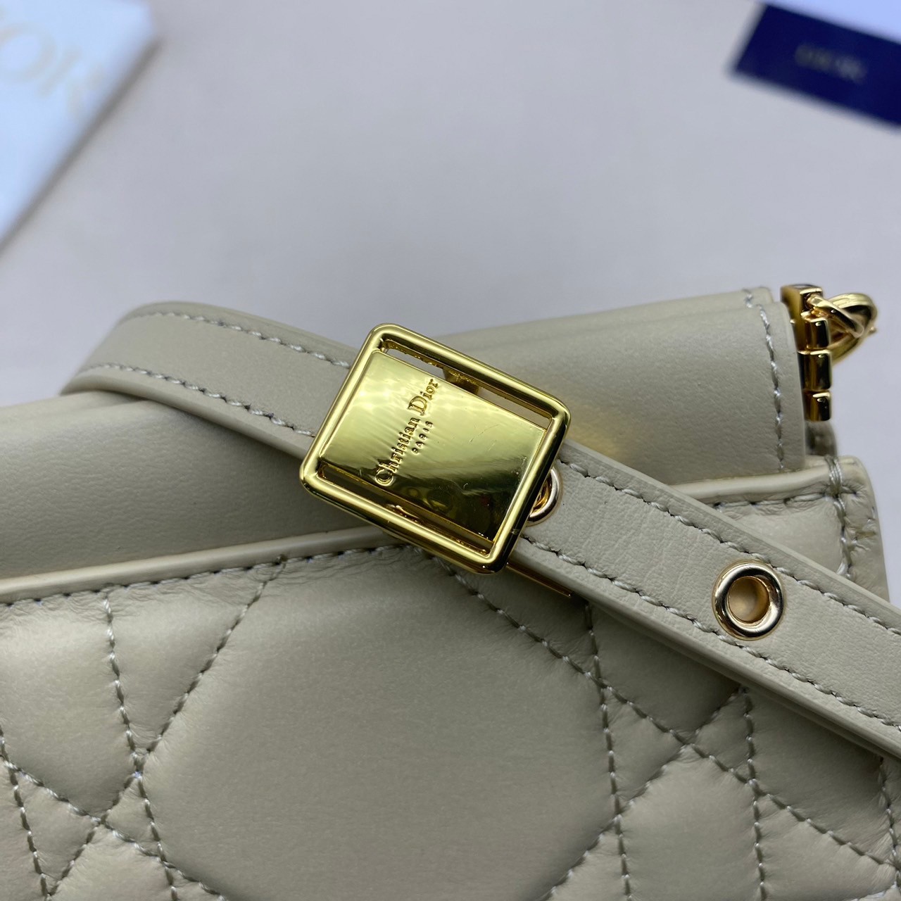 Dior Caro Colle Noire Clutch with Chain Cannage / DIOR Clutch / DIOR BAG พร้อมส่ง 4 สี กระเป๋าสะพายทรงคลัท ดีไซน์เรียบหรู ดูแพง รุ่นนี้คือ ถือแล้วผู้ดีมากค่ะ