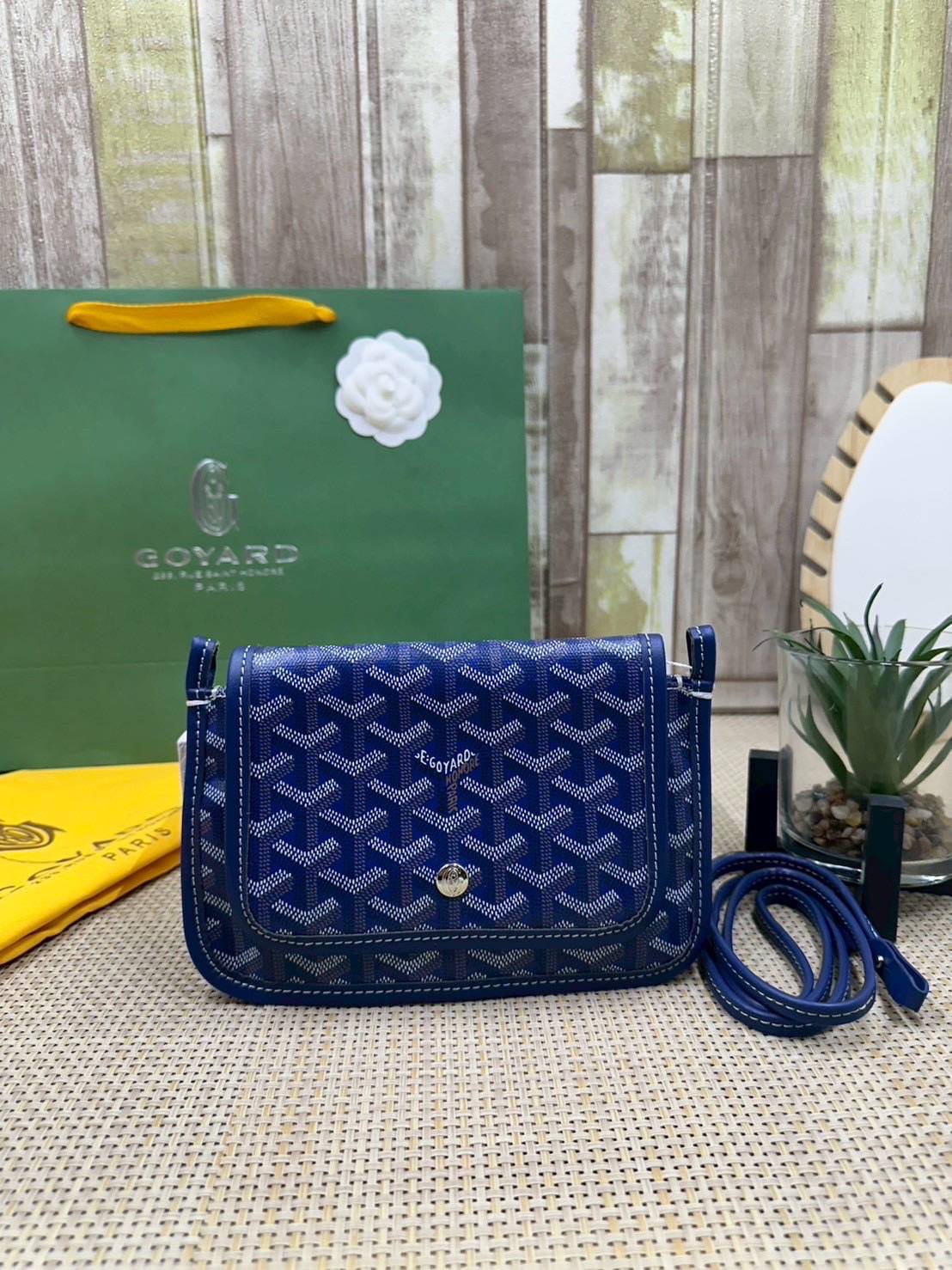 พร้อมส่ง 10 สี ORI หนังแท้ | GOYARD Plumet pouch-wallet กระเป๋าสะพายใบเล็กกะทัดรัด ดีไซน์กระเป๋าสตางค์ Plumet ดีไซน์มาพร้อมช่องใส่เหรียญ ธนบัตร และบัตรต่างๆ