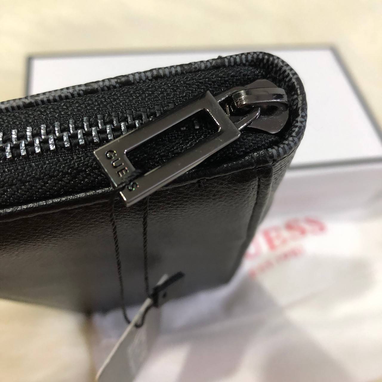 ของแท้ 💯% GUESS FACTORY WOMEN'S LONG WALLET กระเป๋าสตางค์ใบยาว สวยมากค่ะ เปิดปิดด้วยซิป