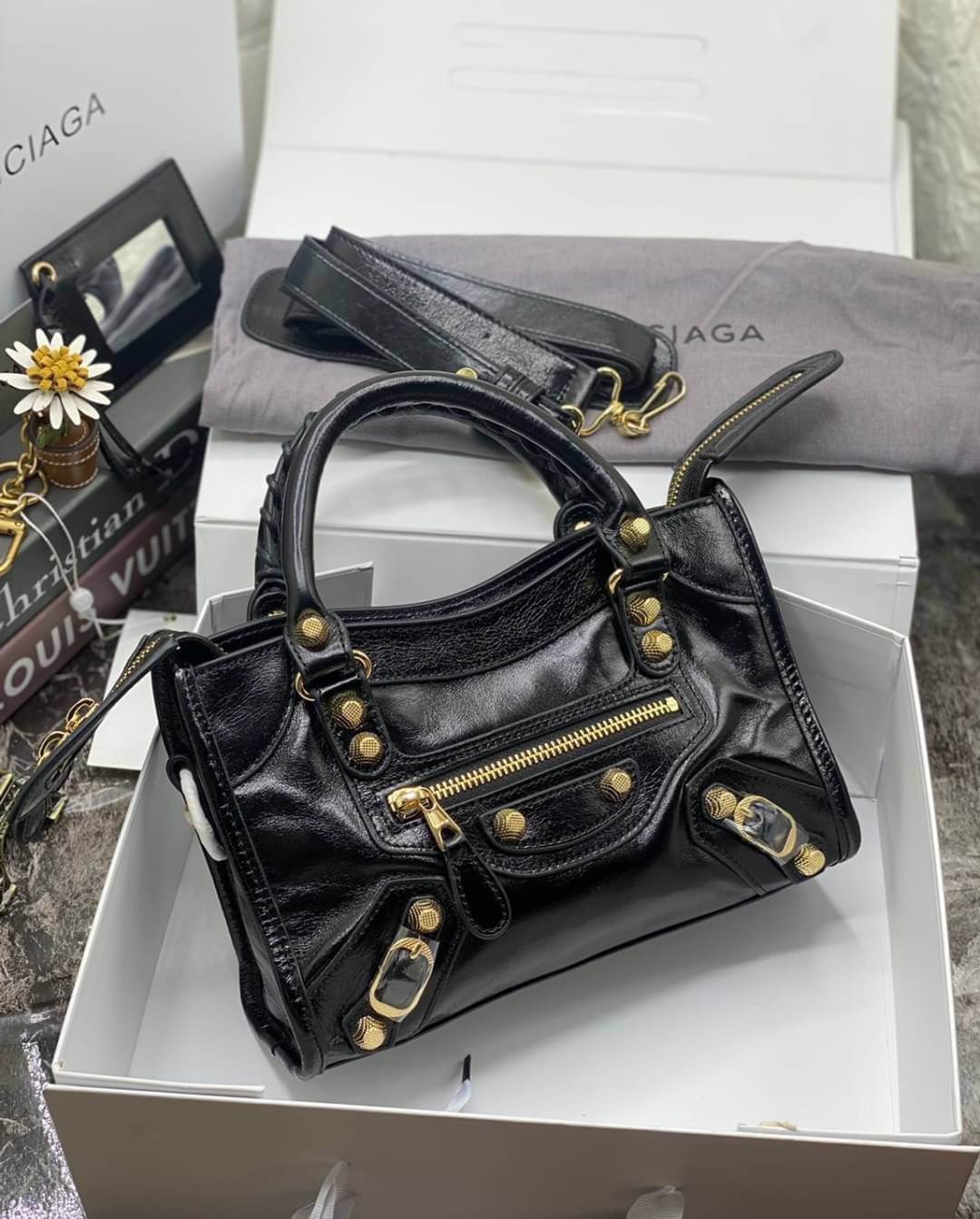 VIP 】หนังแท้ BALENCIAGA Classic City Mini Shoulder Bag พร้อมส่งที่ไทย