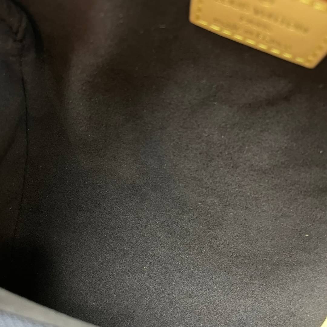 LV Mini Bumbag Monogram / LV BAG พร้อมส่งที่ไทย ท็อปออริ กระเป๋าสะพายไซส์มินิ แบบคาดอก คาดเอว สะพายข้างได้ แคนวาสดีมาก พิมพ์ลายคมชัด ทรงสวยเป๊ะ