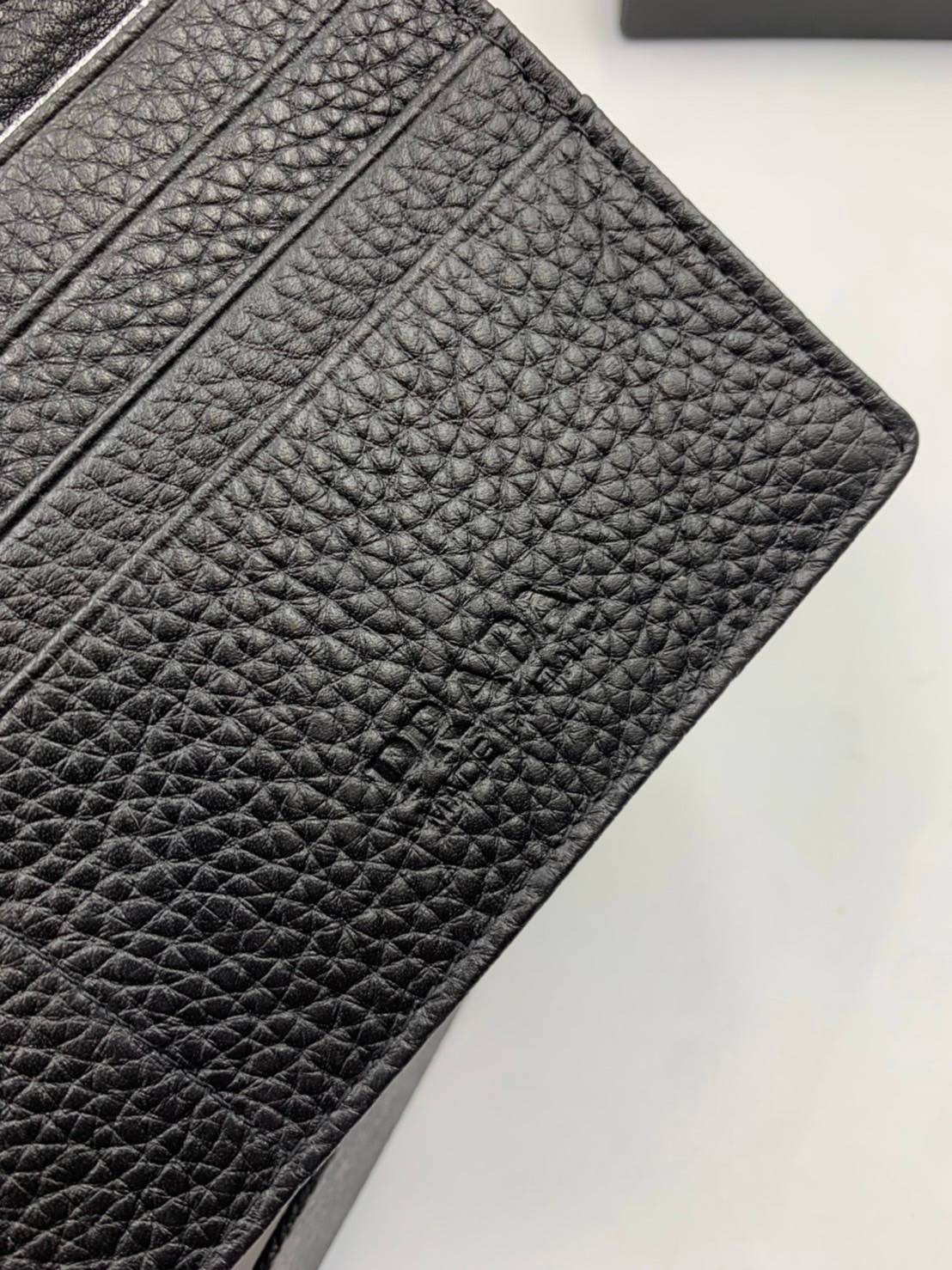 VIP หนังแท้ 】PRADA Large Saffiano Leather Wallet