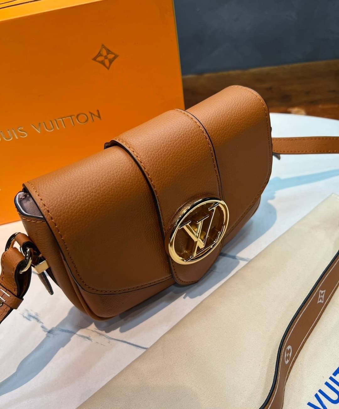 VIP 】หนังแท้ Louis Vuitton Crossbody & Shoulder Bag พร้อมส่งที่ไทย 4 สี