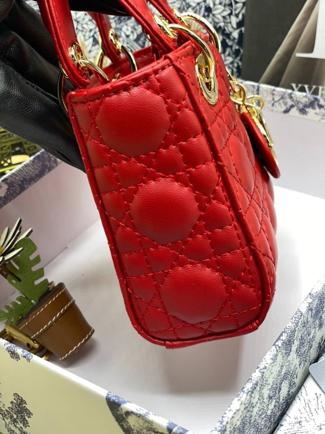 VIP 】หนังแท้ CHRISTIAN DIOR MICRO LADY DIOR BAG Cannage Lambskin