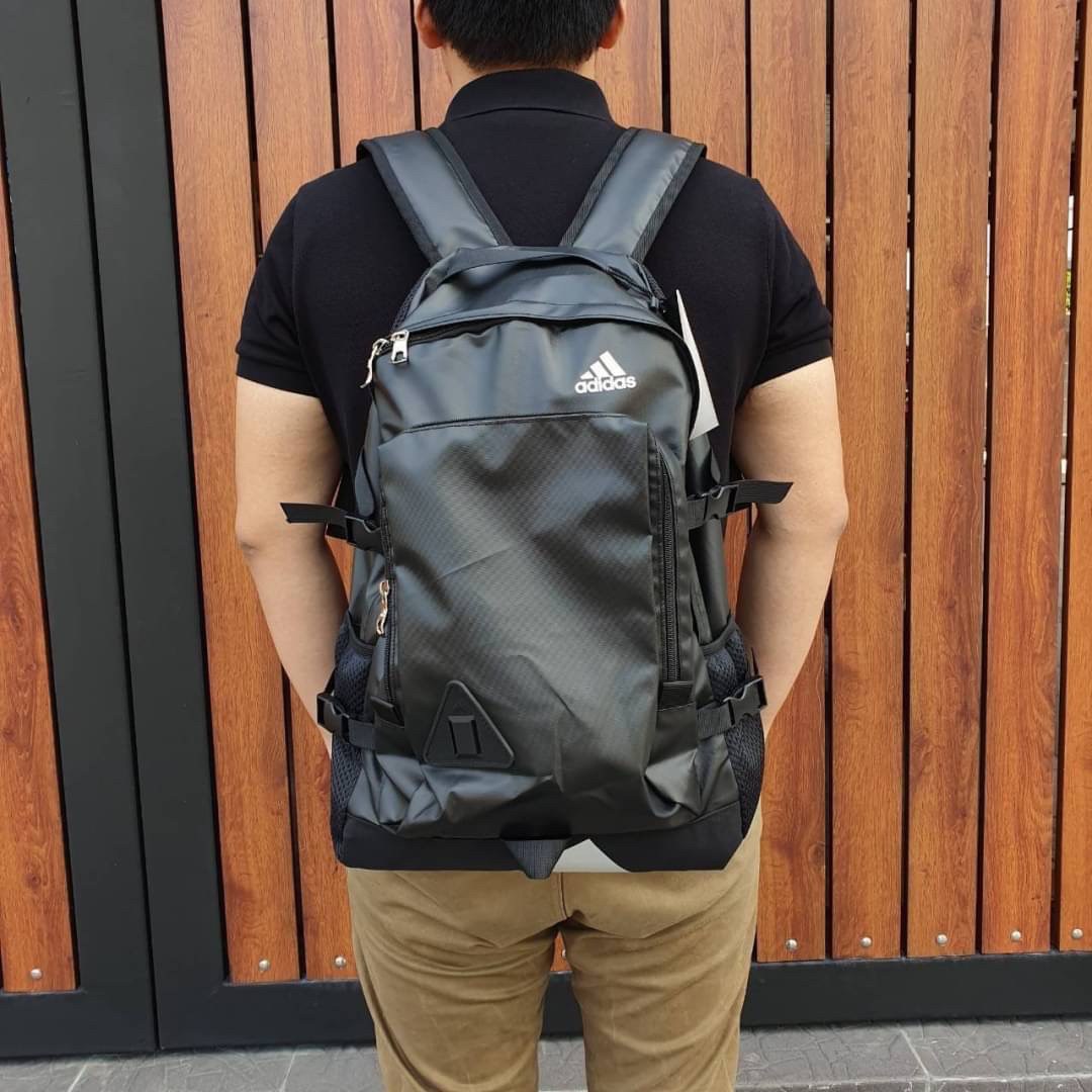 กระเป๋าเป้ใบใหญ่ Adidas อะไหล่แบรนด์ทั้งใบ กันน้ำได้ ขนาดกำลังดี ใบนี้คุ้มมากคะ