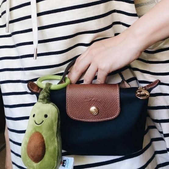 LONGCHAMP LE PLIAGE ORIGINAL Pouch with handle กระเป๋าใบเล็กขนาดกระทัดเหมาะกับใส่ของจำเป็นจุกจิก กันน้ำได้ พร้อมส่ง