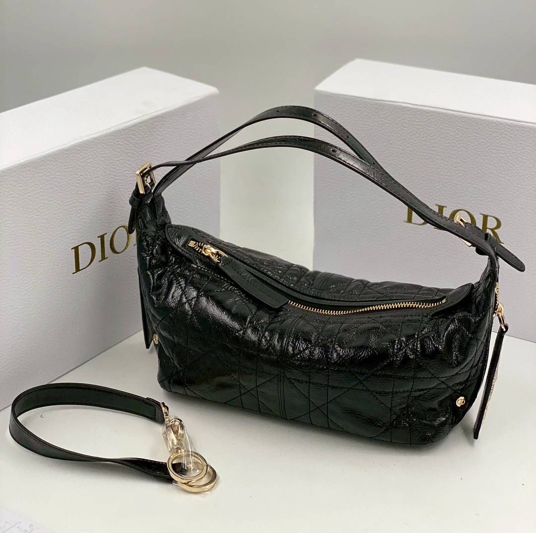 ORI หนังแท้ | DIOR D-Journey bag in leather กระเป๋าสะพายโฮโบทรงสวย รุ่นใหม่ล่าสุด ดีไซน์เรียบหรูลัคชูที่สุด มาพร้อมสายสะพาย2เส้นคู่แบบใหม่สุดเก๋