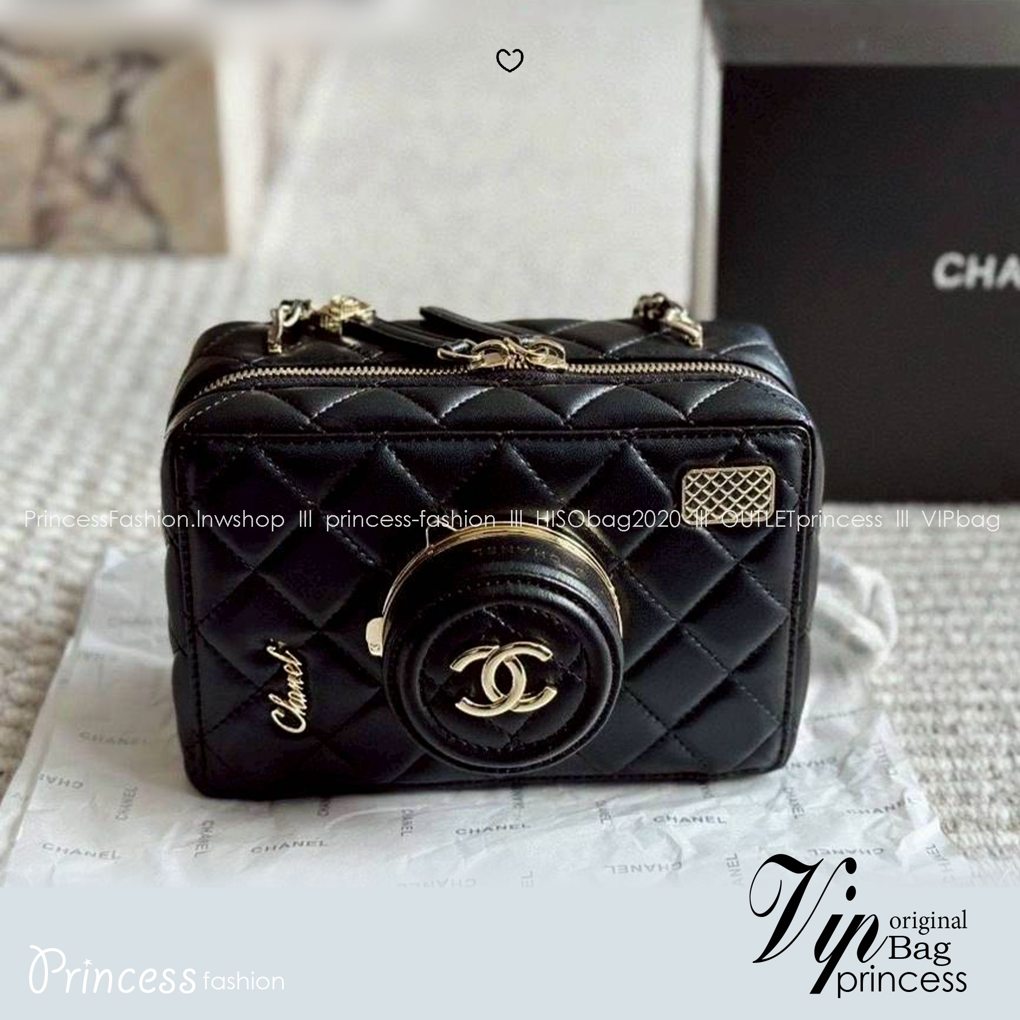 Chanel 24 camera bag Spring 2024 กระเป๋าสะพายทรงกล้อง เก๋มากสุดไอคอนิก ดีไซน์เป็นเอกลักษณ์ ดูแพงเกินเรื่อง มีความโดดเด่นดีไซน์คล้ายเลนส์ด้านหน้าเปิดเป็นกระจกได้