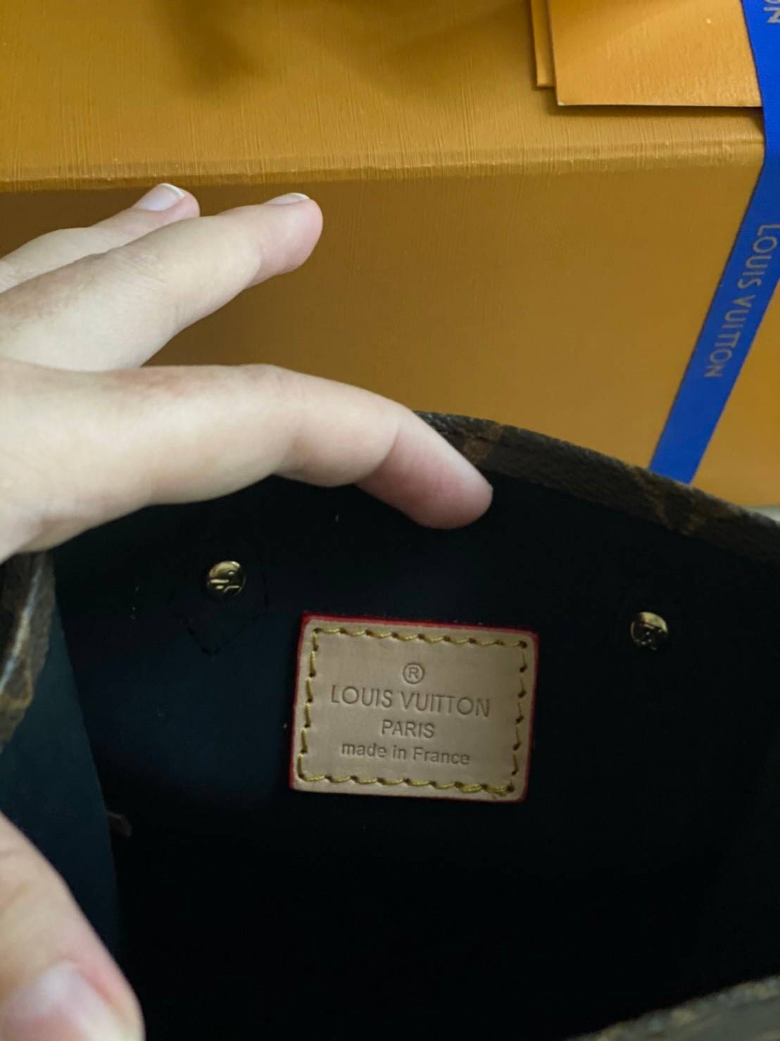 VIP GIFT 】หนังแท้ Louis Vuitton Petit Sac Plat